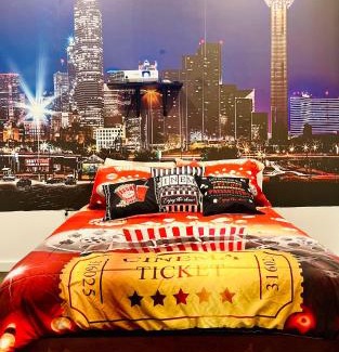 Deep Ellum Apartment | Deep Ellum Theatre Suite - The Black Collection