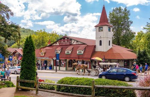 Sautee Nacoochee House | Deer Hollow