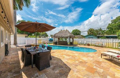 Deerfield Beach Apartment | Deerfield Retreat! Walk to the Beach! Sleeps 8!