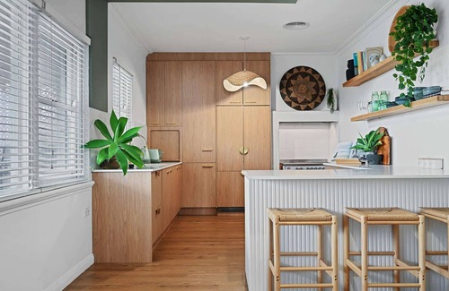 Bathurst House | Dejorja Residence - Central & Chic, Entertains 8