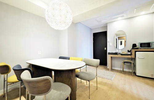 Chungmu Hotel | DELAMOUR Hotel