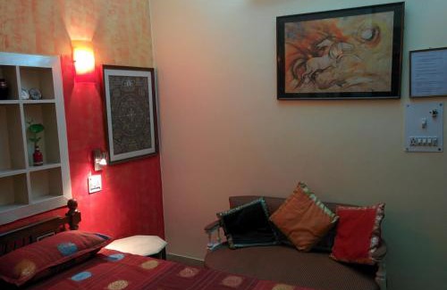 New Friends Colony Bed & Breakfast | Delhi Bed and Breakfast