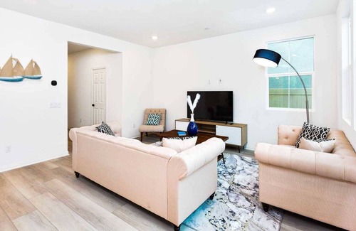 Upland House | Delight on Coral Bells Pl