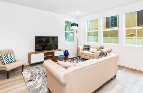 Upland House | Delight on Coral Bells Pl