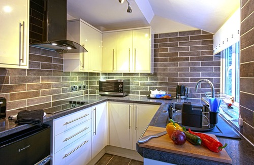 Bowness-on-Windermere Cottage | Delightful Lakeland Terraced Cottage