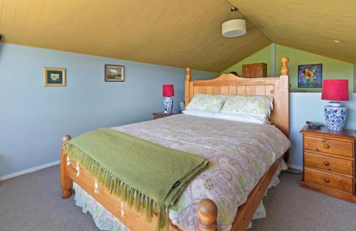 Cave Apartment | Delightful 1-bed barn with stunning mountain views.