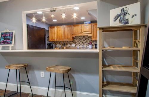 Near Northeast House | Delightful 1-BR Accommodations Nearby METRO