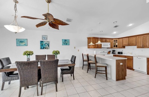 Key Colony Beach House | Delightful 3-bedroom house in Key Colony Beach with Cabana Club