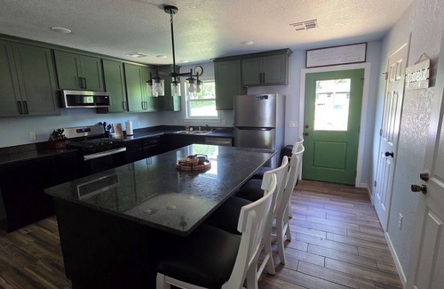 Atoka House | Delightful 3-bedroom house with AC in Atoka