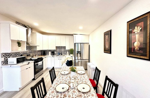 Sunnyvale House | Delightful 3-bedroom house with WiFi in Sunnyvale