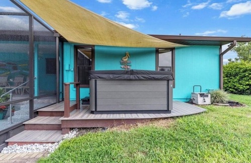 Springs at Kings Bay House | Delightful 4-bedroom waterfront house with pool in Crystal River