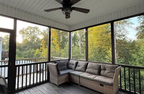 Garner House | Delightful 4-bedroom house with AC in Garner