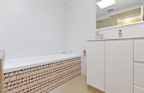 Pottsville Villa | Delightful beachside pet friendly retreat