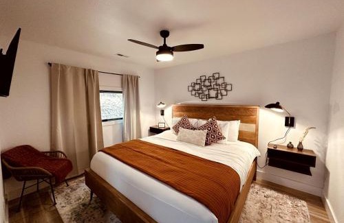 Gatlinburg - Pigeon Forge House | Delightful Cottage Ideal for Small Groups in Sevierville, Tennessee