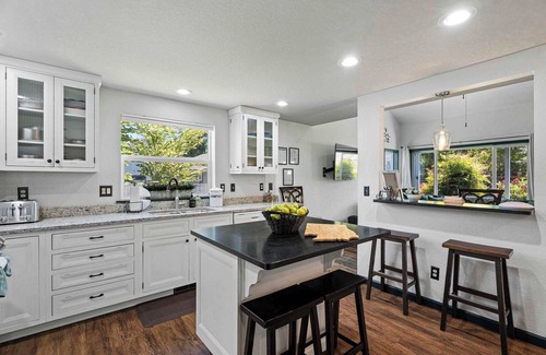 Olympia House | Delightful Family-Friendly Home in the Heart of WA