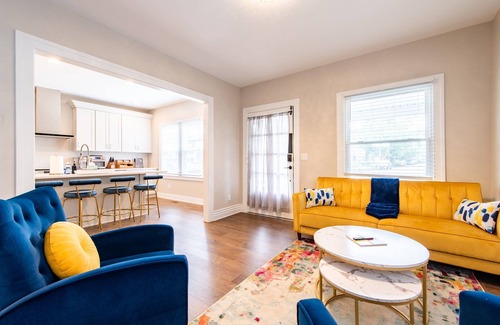 Merriwether House | Delightful Germantown Retreat: Remodeled 2BR/2BA Home