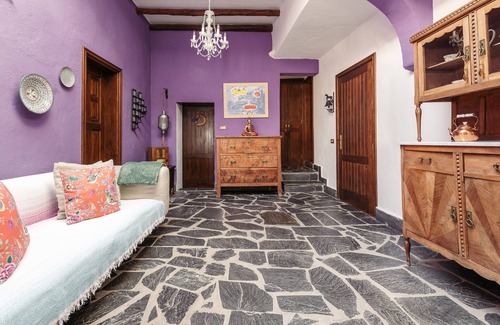 Granadilla de Abona Ski Chalet | Delightful Pleasant Retreat