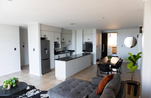 Durban Apartment | Deluxe 3 Bedroom Apartment with Canal View