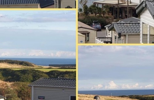 Exmouth House | Deluxe 3bed 1.5bath Caravan, Full wraparound decking, Seaviews, Bedding inc