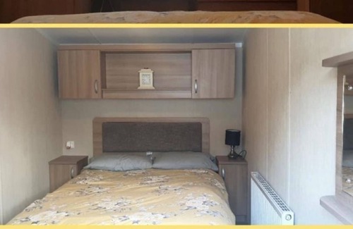 Exmouth House | Deluxe 3bed 1.5bath Caravan, Full wraparound decking, Seaviews, Bedding inc