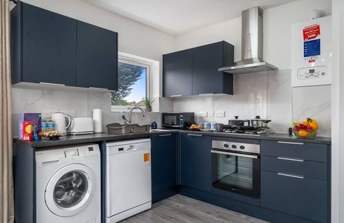 Queensbury House | Deluxe 3bed W/parking By Oceana Apartments® Near Wembley 35% OFF Monthly Stays