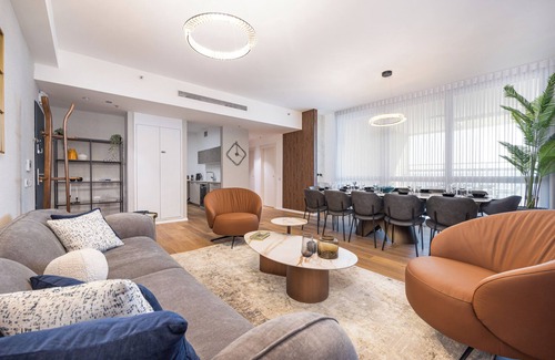 Jerusalem Apartment | Deluxe 5BR Dream Stay at Bayit Vegan/Ramat Sharet