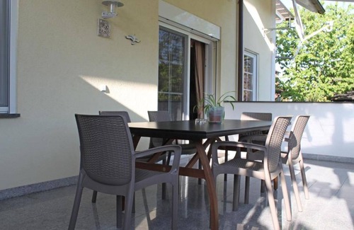 Rust Apartment | Deluxe apartment with 3 bedrooms and large living room
