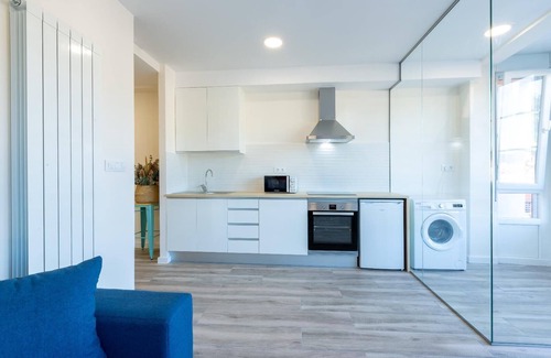 Betanzos Old Town Apartment | DELUXE APARTMENT WITH BALCONY