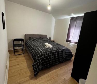 Manchester Hotel | Deluxe Double Bedroom Manchester