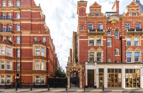 Royal Borough of Kensington and Chelsea Apartment | Deluxe Double Studio External Shower