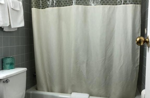 Natchez Hotel | Deluxe Inn