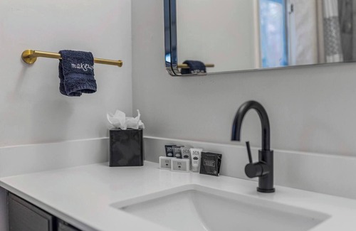 Cashiers Hotel | Deluxe King Room at our Boutique Bed and Brewery