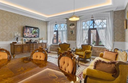 Brasov City Centre Apartment | Deluxe Kronhouse