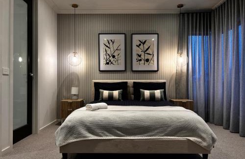 Mambourin House | Deluxe Master Bedroom in a Peaceful and Luxury House