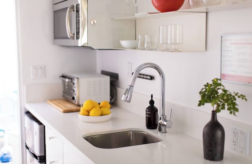 Tahquitz River Estates Hotel | Deluxe Queen Studio, Boutique Stay + Pool | Wesley