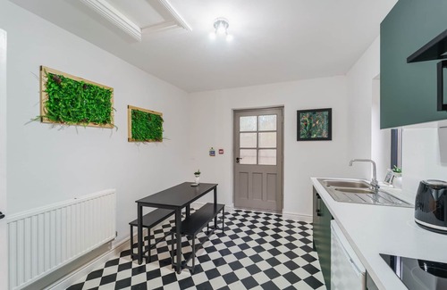 Derby Apartment | Deluxe Studio Apartments