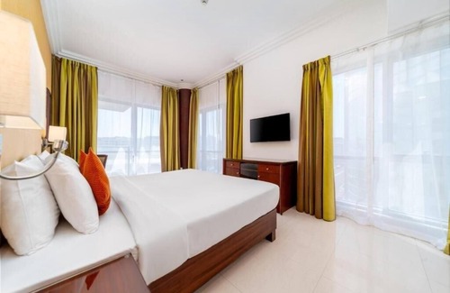 Deira Hotel | Deluxe Studio Near Reef Mall By Luxury Bookings