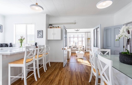 Trentham House | Deluxe Three Bedroom Villa