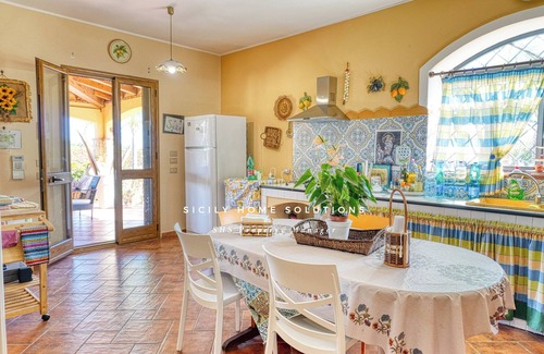 Partinico Villa | Deluxe Villa with Salata Pool Large Green Spaces By Sicily Home Solutions