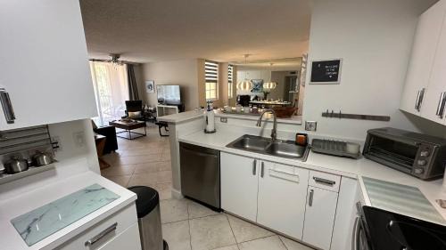 Aventura Apartment | Deluxe Yacht Club Condo Near the Beach
