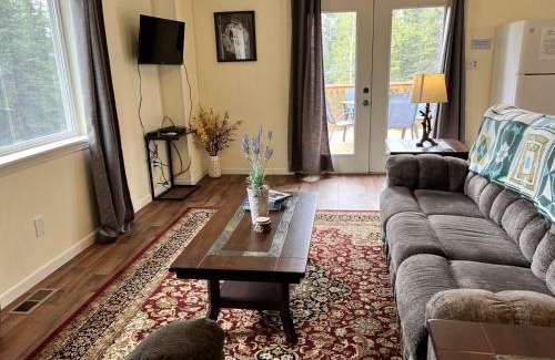 Healy House | Denali National Park 2 King Bedroom Hideaway with Amazing Views