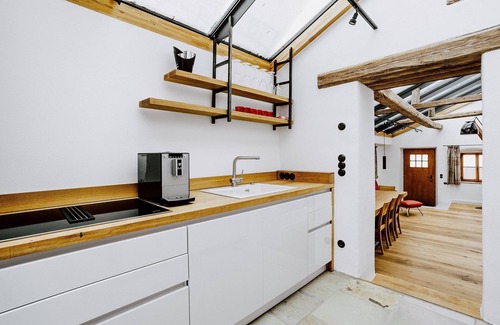 Riedenburg Apartment | Denkmalgeschütztes Chalet mit Drei Schlafzimmern