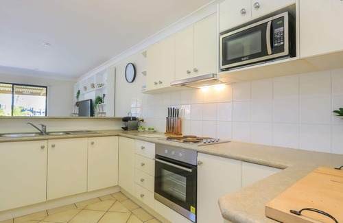 Pottsville House | Denway House - Comfortable Living in a Quiet Neighbourhood Just Minutes from Pottsville Beach