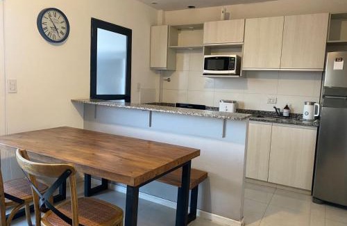 Corrientes Apartment | Departamento con gran balcón a la calle y parrilla