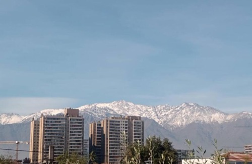 Downtown Santiago Apartment | Departamento interior en casa cultural