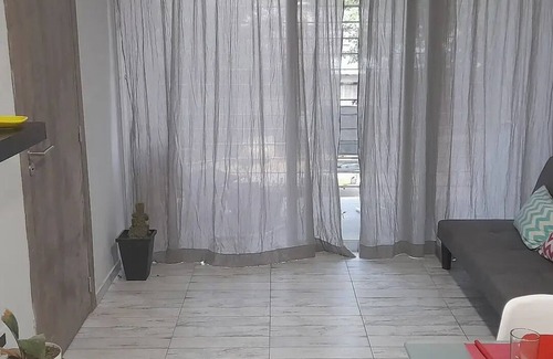 Mendoza City Center Apartment | Departamento temporal ubicado frente al Parque Central de la Ciudad de Mendoza.