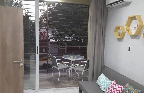 Mendoza City Center Apartment | Departamento temporal ubicado frente al Parque Central de la Ciudad de Mendoza.