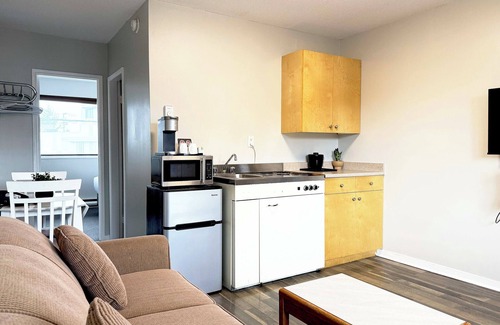 Regional District of Nanaimo Hotel | Departure Bay Motel