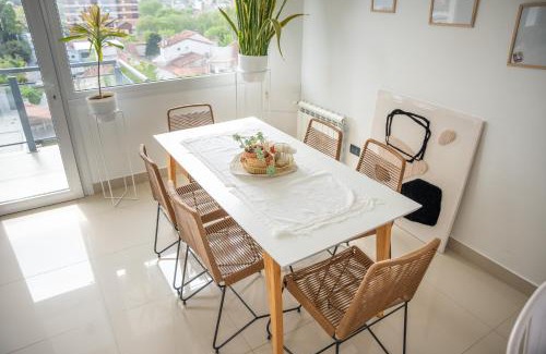 Punta Mogotes Apartment | Depto Romi - Depto Vista al Mar Zona Punta Mogotes Para 4 PAX Con cochera - Hola Sur