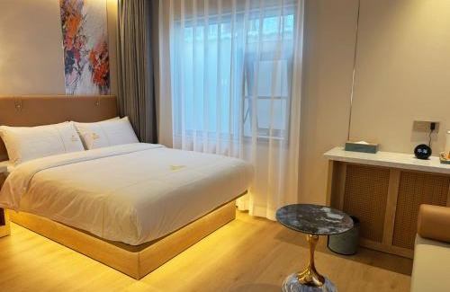 Middle Chaoyang Hotel | Dequan Xin Yue Hotel
